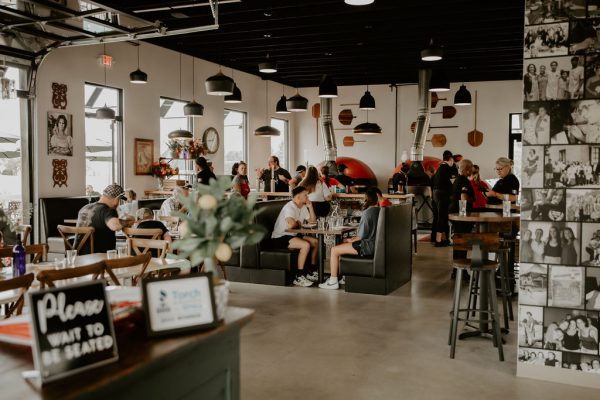 bella-sorella-entering